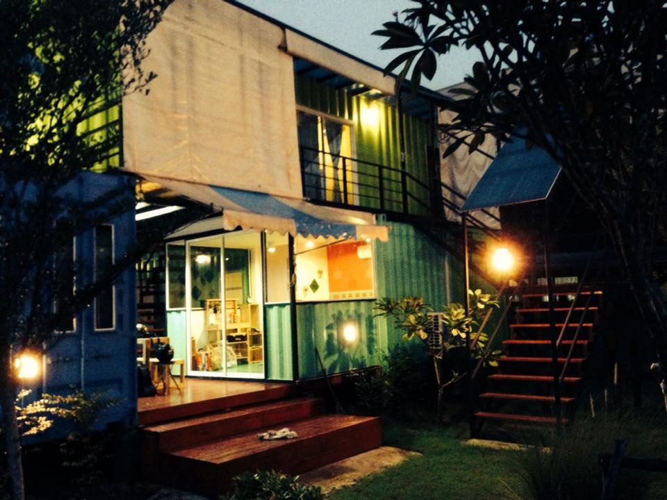 Wh Hostel Bangkok Buitenkant foto