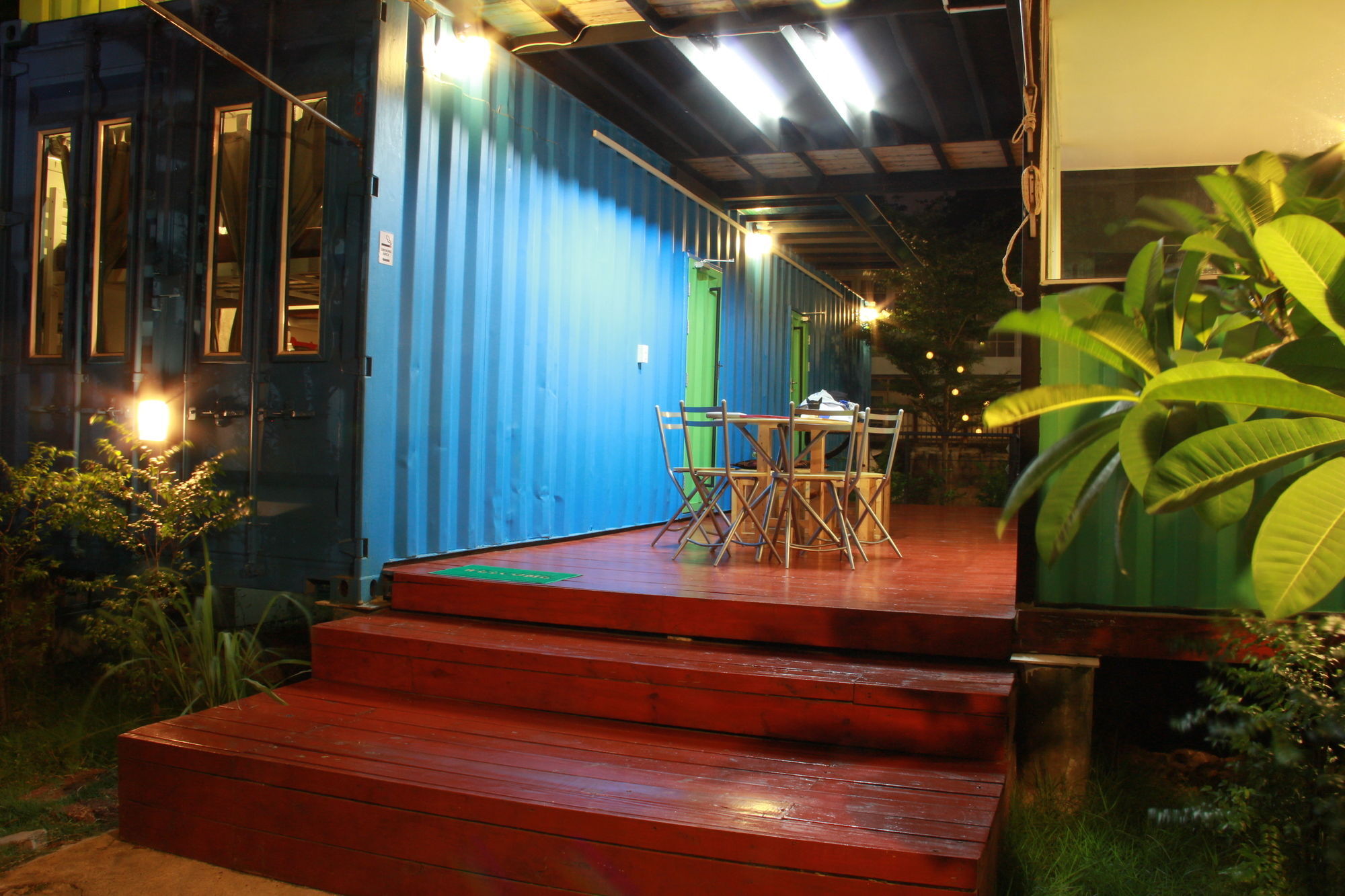 Wh Hostel Bangkok Buitenkant foto