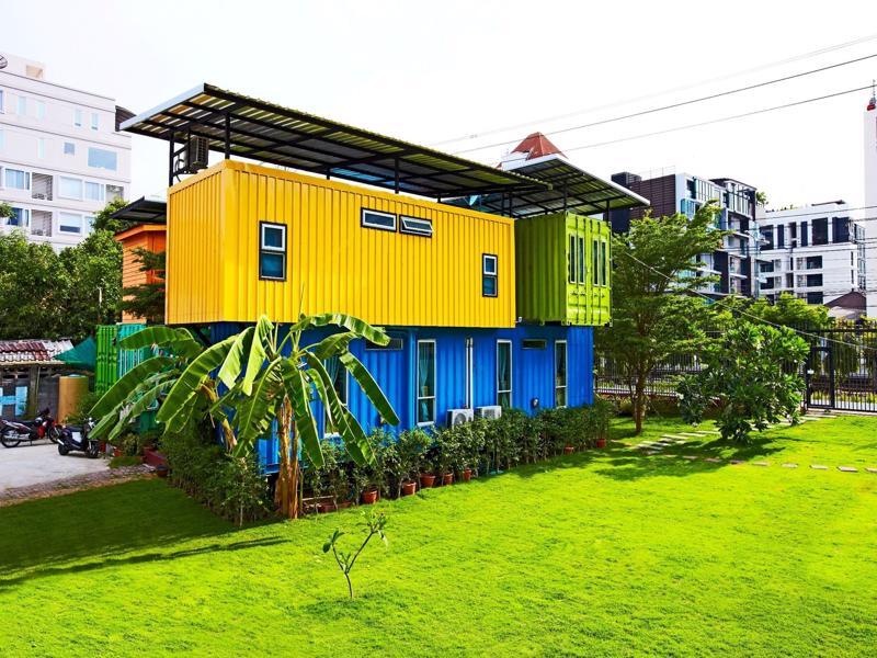 Wh Hostel Bangkok Buitenkant foto